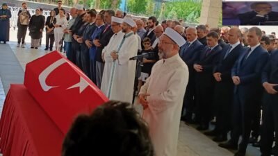 Ali Aladağ...:Malatya Olay...:
Malatyalı ünlü sanatçı Kenan Işık, Ankara Ahmet Hamdi