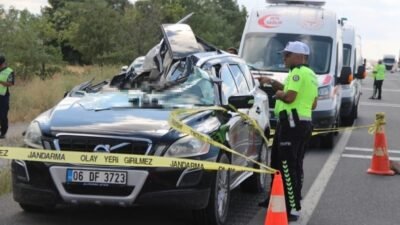 Kayseri-Malatya Karayolu üzerinde kamyona arkadan çarpan otomobilde bulunan 2 kız