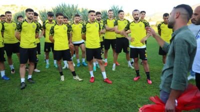 Ali Aladağ…:Malatya Olay…:
Takıma destek verdiler...Taraftarlar Yeni Malatyaspor’un gerçekleştirmiş olduğu antrenmanı