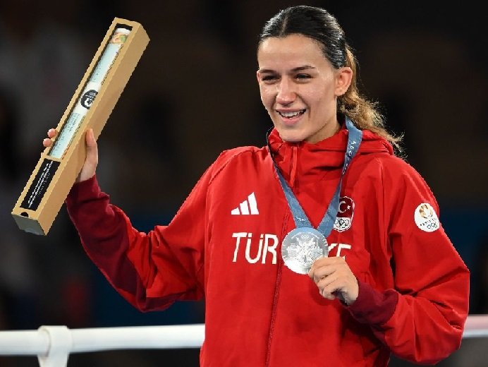 Gururumuz Hatice Akbaş size bir Olimpiyat altını sözü veriyorum