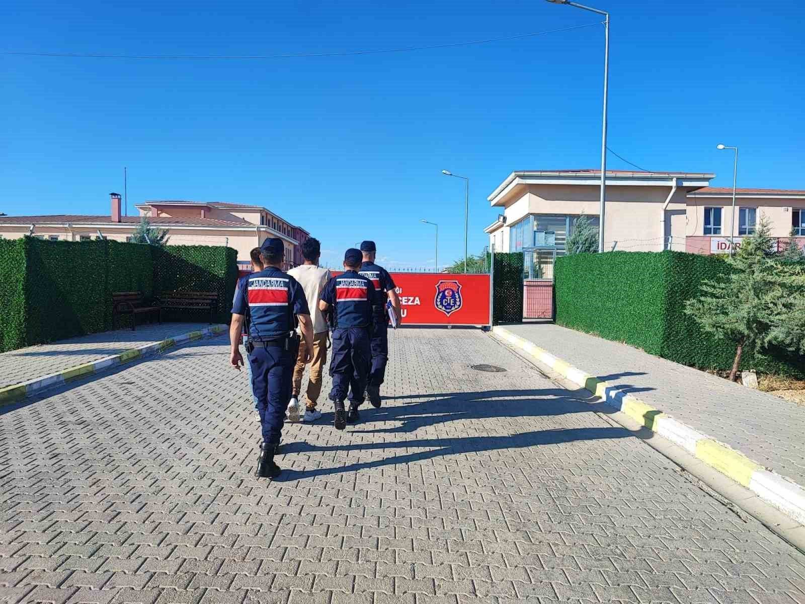 25 yıl kesinleşmiş cezası olan şahıs yakalandı 1