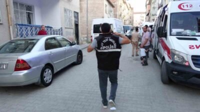 18 yaşındaki genç kız elektrikli süpürge kablosu ile asılı halde