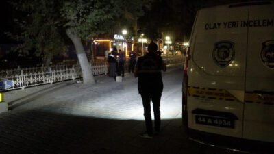 Kaldırımda yürürken topuğundan vuruldu