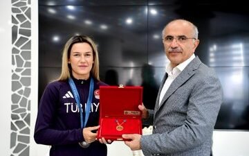 Ali Aladağ…:Malatya Olay…:
Malatya Büyükşehir belediye başkanı Sami Er, Olimpiyatta tarih