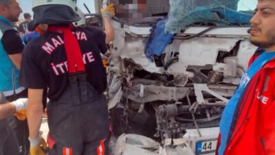 Malatya’da Kuzey Kuşak Çevre Yolu üzerinde feci trafik kazası. 