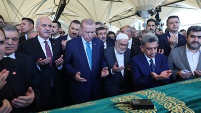 Ali Aladağ…:Malatya Olay…:
Malatya bir değerini daha son yolculuğuna uğurladı...Cumhurbaşkanı Erdoğan,