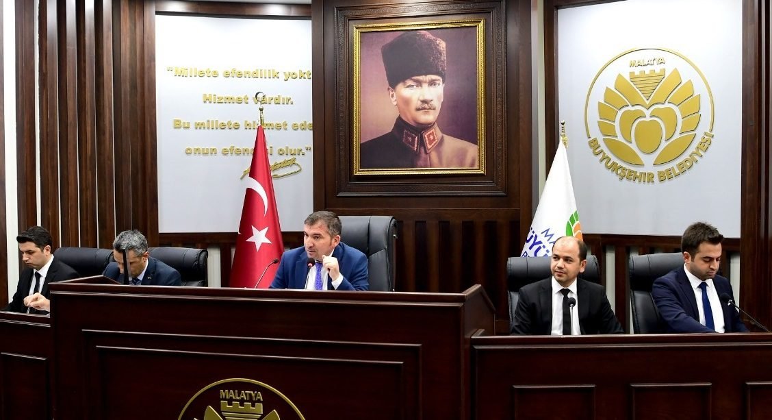Malatya Büyükşehir Belediye Meclisine Ramazan Ayhan Başkanlık Etti 6 Malatya Büyükşehir Belediye Meclisine Ramazan Ayhan Başkanlık Etti 5