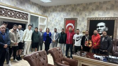 Ali Aladağ…:Malatya Olay…:
Derebeyleri Taraftarlar Derneği Başkanı Serdar Kaplan ve beraberindeki