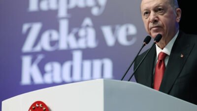 Ali Aladağ…:Malatya Olay…:
Cumhurbaşkanı Recep Tayyip Erdoğan eşi Emine Erdoğan ile