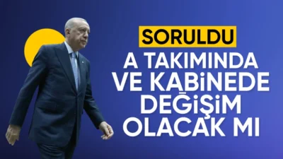 Ensonhaber...:
Uçakta gazetecilere önemli değerlendirmelerde bulunan Cumhurbaşkanı Erdoğan, kabinenin değişip değişmeyeceğine