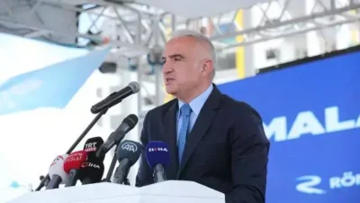 Ali Aladağ…:Malatya Olay…:
Asrın felaketinde Malatya'ya koordinatör Bakan olarak atanan Kültür