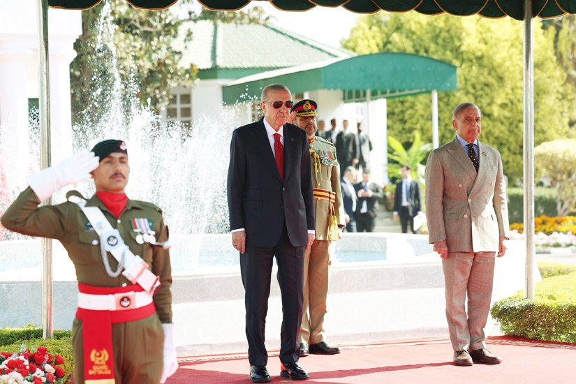 Ali Aladağ...: Malatya Olay...:
Cumhurbaşkanı Erdoğan ve Pakistan Başbakanı Şerif'in tören