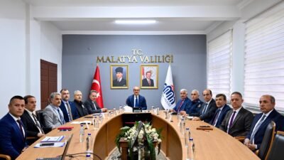 Uğur Hanbey Aladağ…:Malatya Olay…:
Son dakika…Sıcak haber…Üniversite Güvenlik Toplantısı, Vali Seddar