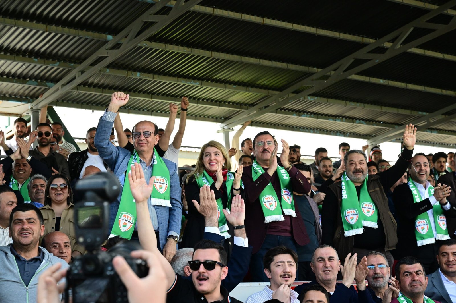 Ali Aladağ…:Malatya Olay…:
Son dakika…Sıcak haber…Günün en güzel haber....Malatya Yeşilyurtspor, şampiyonluk