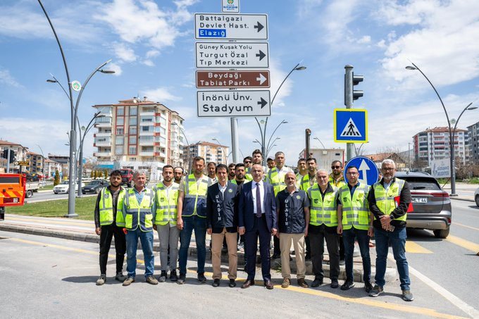 Ali Aladağ…:Malatya Olay…:
Günün haberi…Depremde her şey yok olmuştu...Kısa sürede 3