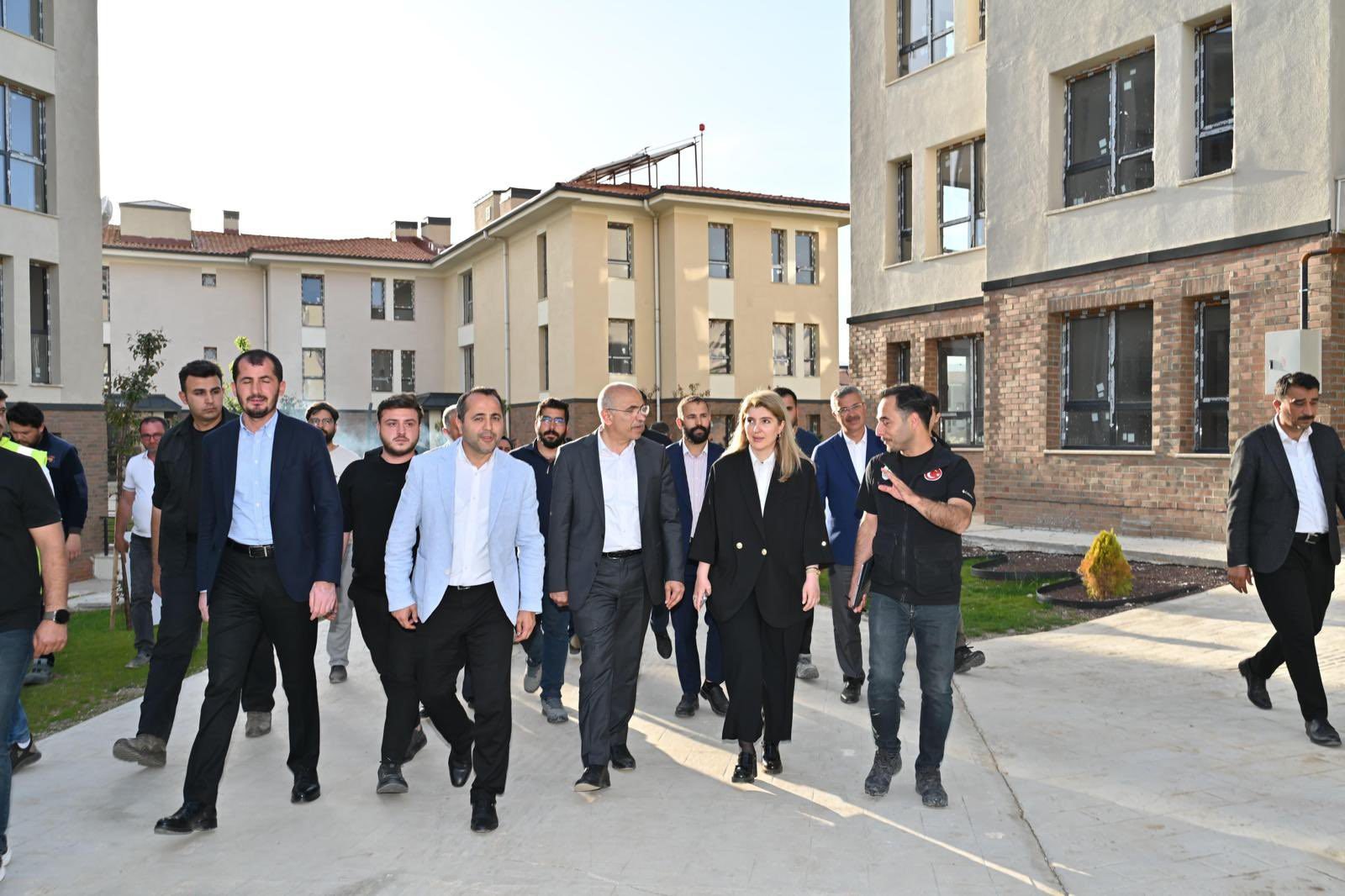 Ali Aladağ…:Malatya Olay…:
AK Parti Malatya Milletvekilleri İnanç Siraç Kara Ölmeztoprak,