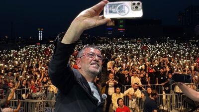 Ali Aladağ…: Malatya Olay Haber…:
Bu fotoğrafa iyi bakın…Malatya’da Mitingler de