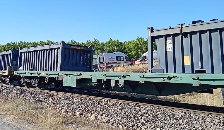 Uğur Hanbey Aladağ…:Malatya Olay Haber…:
Malatya’da yük treni otomobile çarpması sonucu