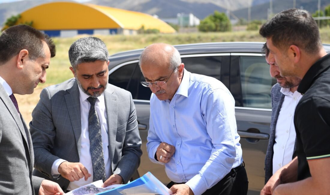 Uğur Hanbey Aladağ…:Malatya Olay Haber…:
Malatya Büyükşehir Belediye Başkanı Sami Er,