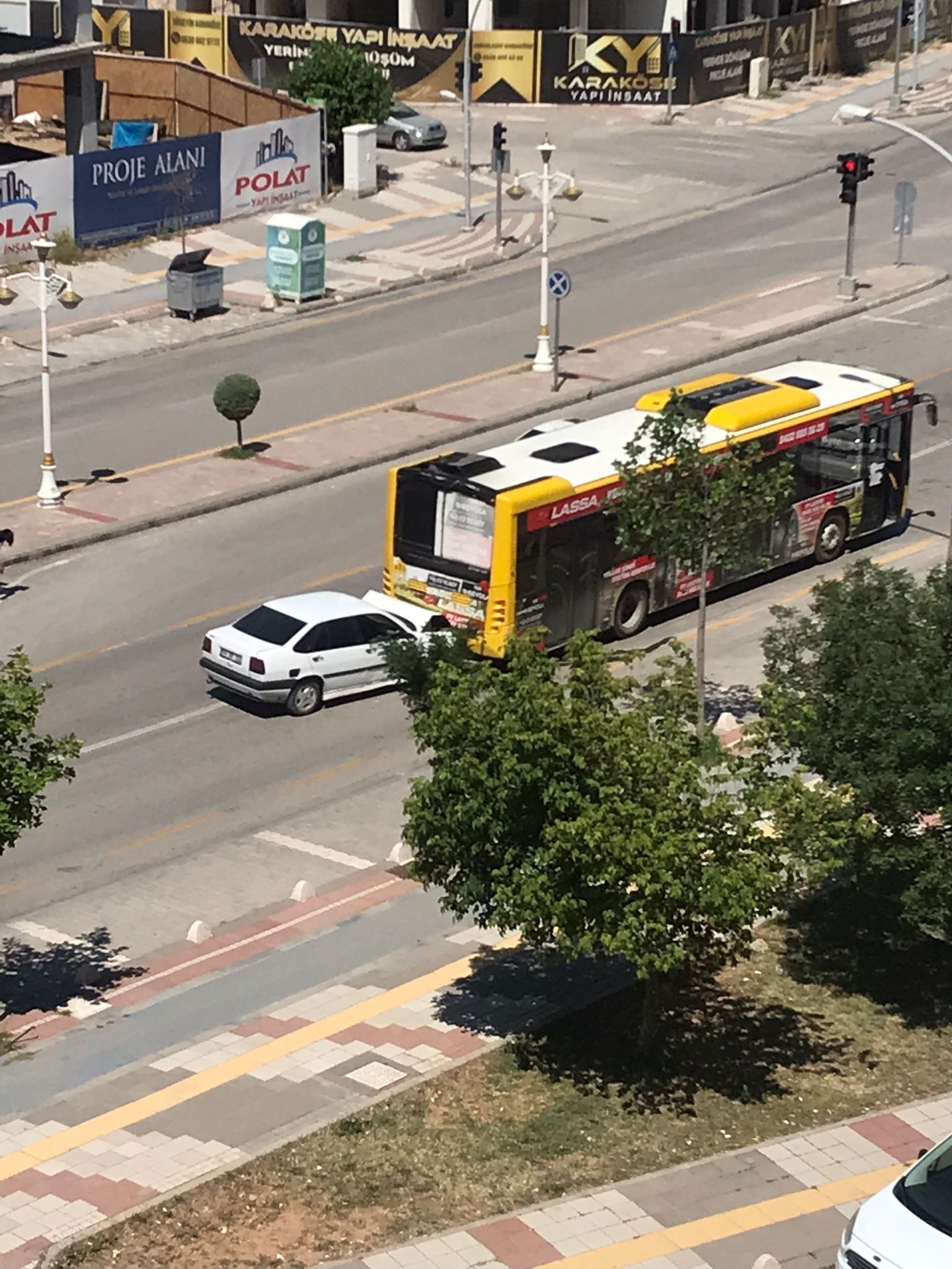 Belediye Otobüsüne arkadan çarptı 1