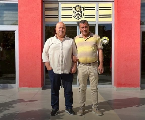 Ali Aladağ…:Malatya Olay Haber…:
Malatyalılar takımlarına sahip çıkmaya başladı…Anlaşmanın tutarı 20