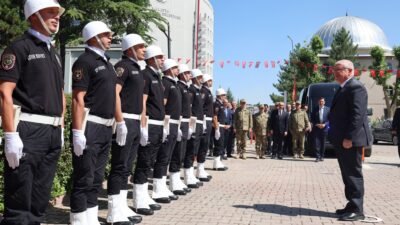 Ali Aladağ…:Malatya Olay Haber...:
Millî Savunma Bakanı Yaşar Güler’in beraberinde Genelkurmay