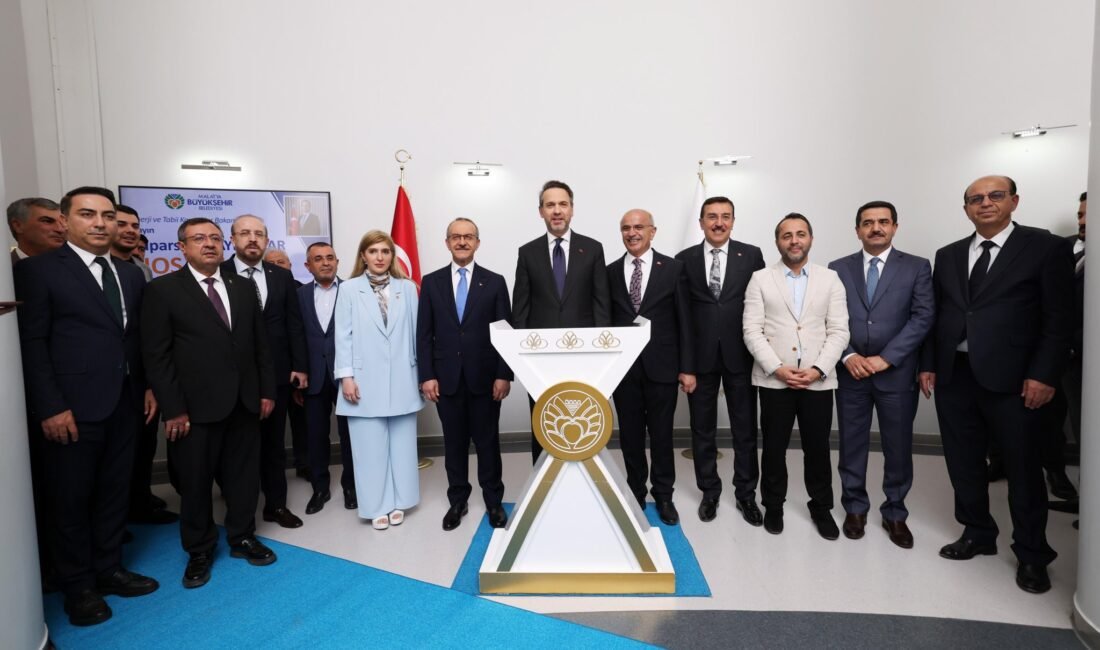 Ali Aladağ…:Malatya Olay Haber…:
Malatya Büyükşehir'i ziyaret...Enerji ve Tabii Kaynaklar Bakanı