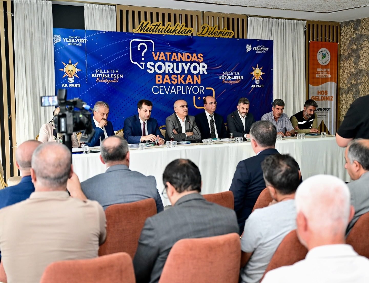 Uğur Hanbey Aladağ…:Malatya Olay Haber…:
‘Vatandaş Soruyor, Başkan Cevaplıyor’ toplantısında konuşan