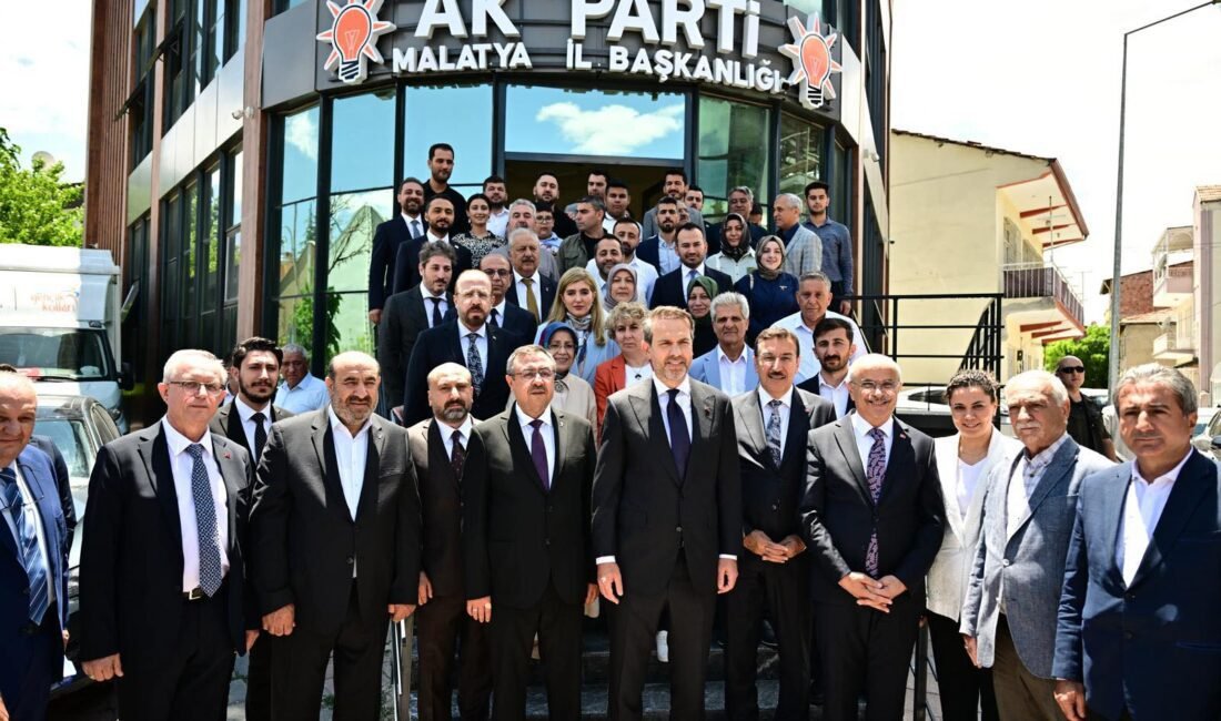 Ali Aladağ…:Malatya Olay Haber…:
Siyasette sıcak haber...Bakan Bayraktar ziyaretlerini sürdürüyor. AK