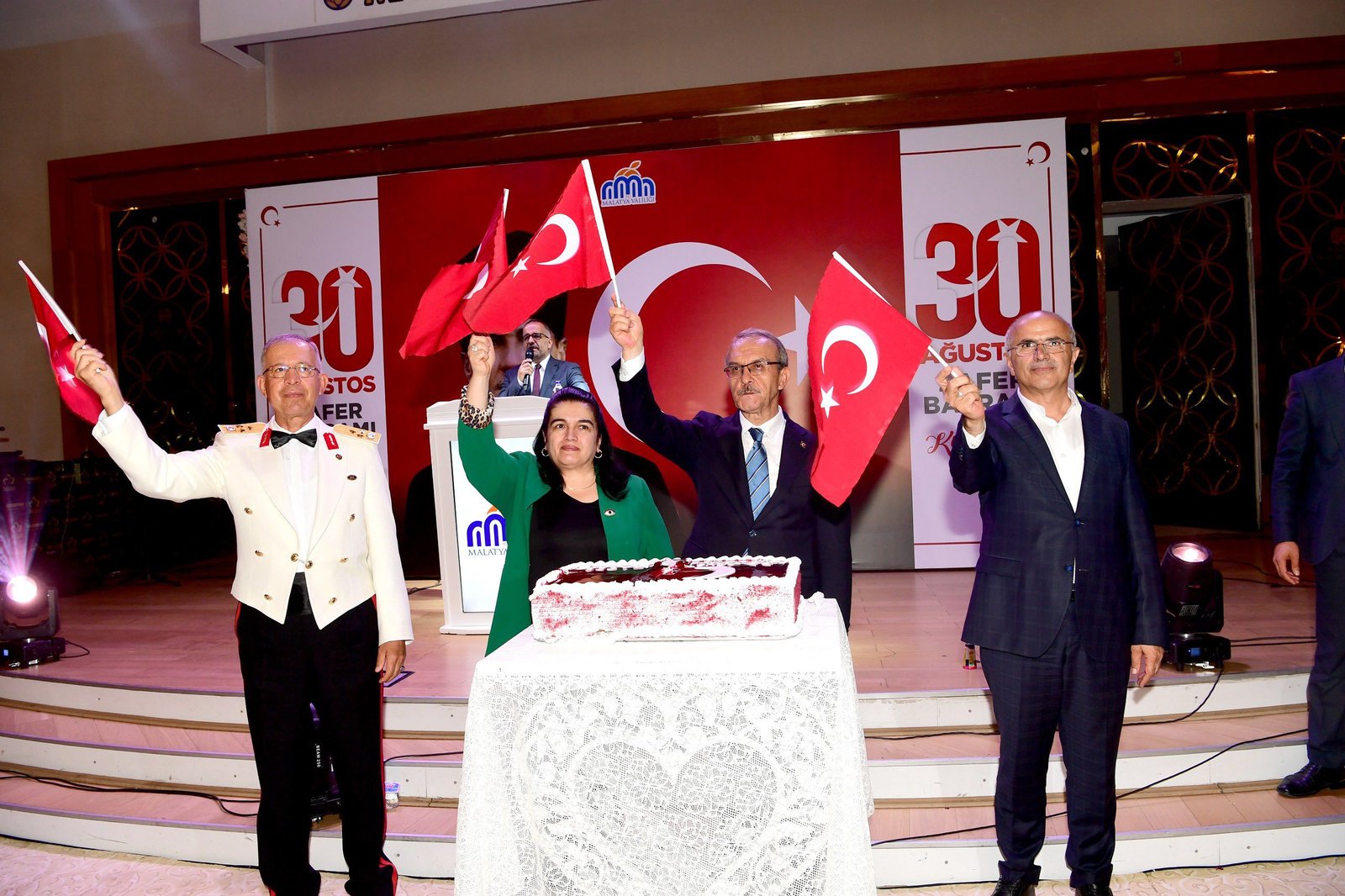 Ali Aladağ…: Malatya Olay Haber…:
Kabulde coşku...Malatya’da 30 Ağustos Zafer Bayramı