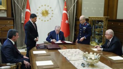 Ali Aladağ…:Malatya Olay Haber…:
Yüksek Askerî Şûra (YAŞ) kararları, Cumhurbaşkanı Recep