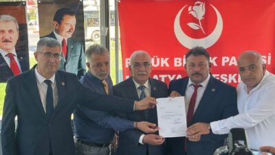 Ali Aladağ…: Malaya Olay Haber…:
Siyasette sıcak gelişme…Genel Başkan Mustafa Destici'nin