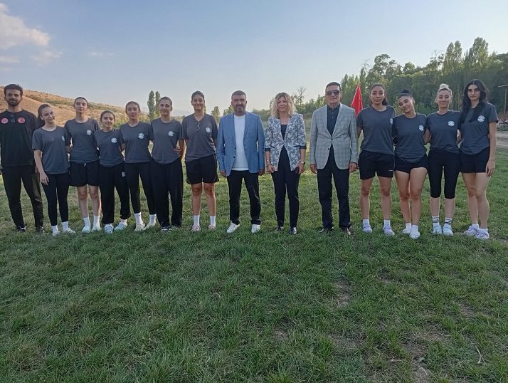 Uğur Hanbey Aladağ…:Malatya Olay Haber…:
Günün spor haberi…Malatya’yı Voleybol 2. Lig