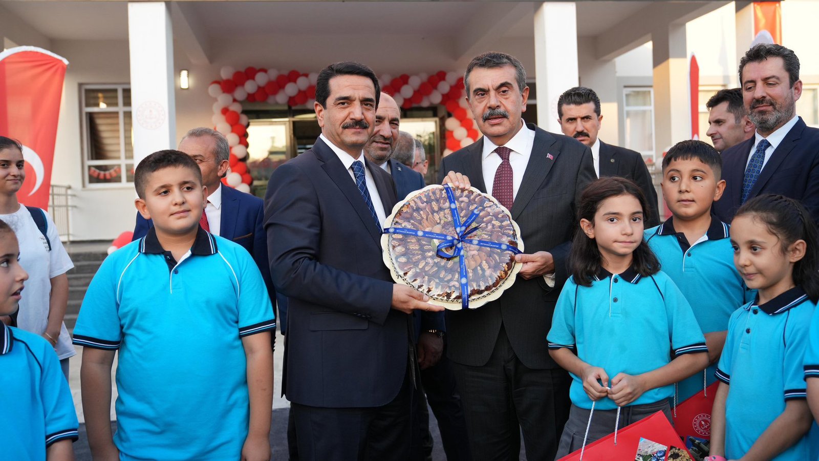 Ali Aladağ…: Malatya Olay Haber…:
Deprem bölgesi Malatya’da yeni eğitim öğretim