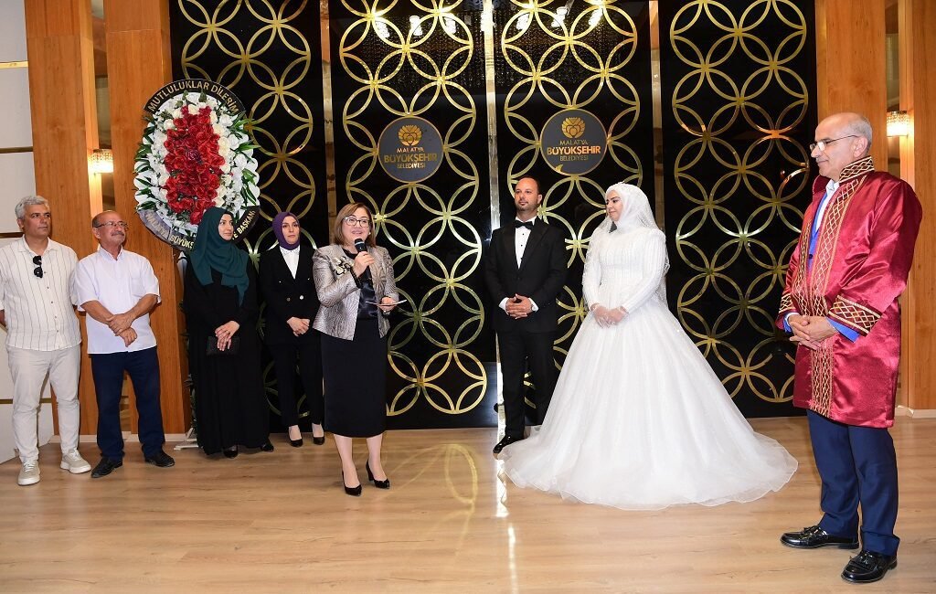 Ali Aladağ…: Malatya Olay Haber…:
Malatya ve Gaziantep belediye başkanları nikahta