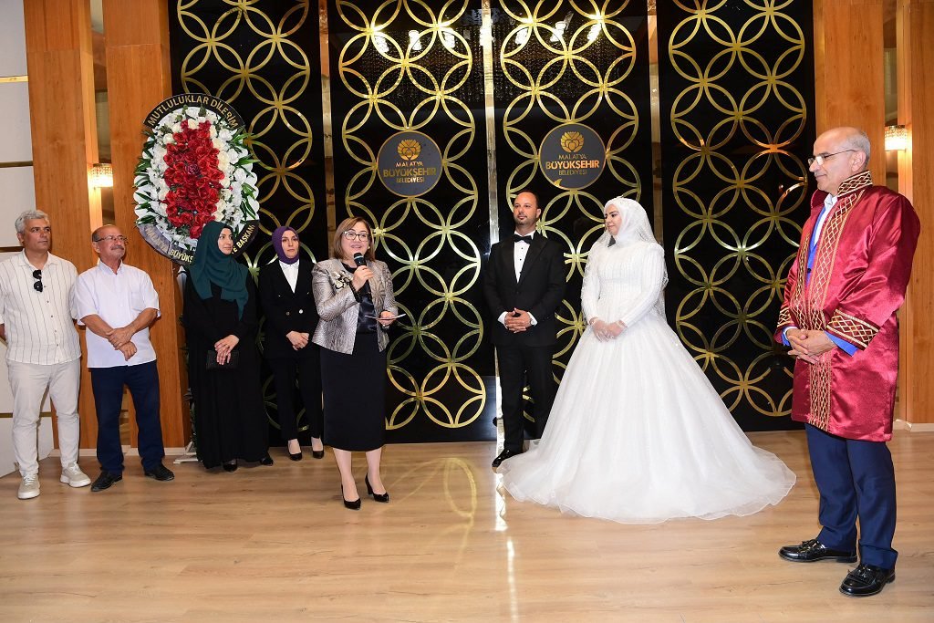 Ali Aladağ…: Malatya Olay Haber…:
Malatya ve Gaziantep belediye başkanları nikahta