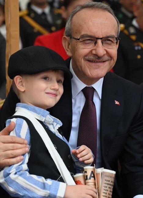 Ali Aladağ…: Malaya Olay Haber…:  
Cumhuriyetin 102’ni yılı kutlamalarında yazıyor