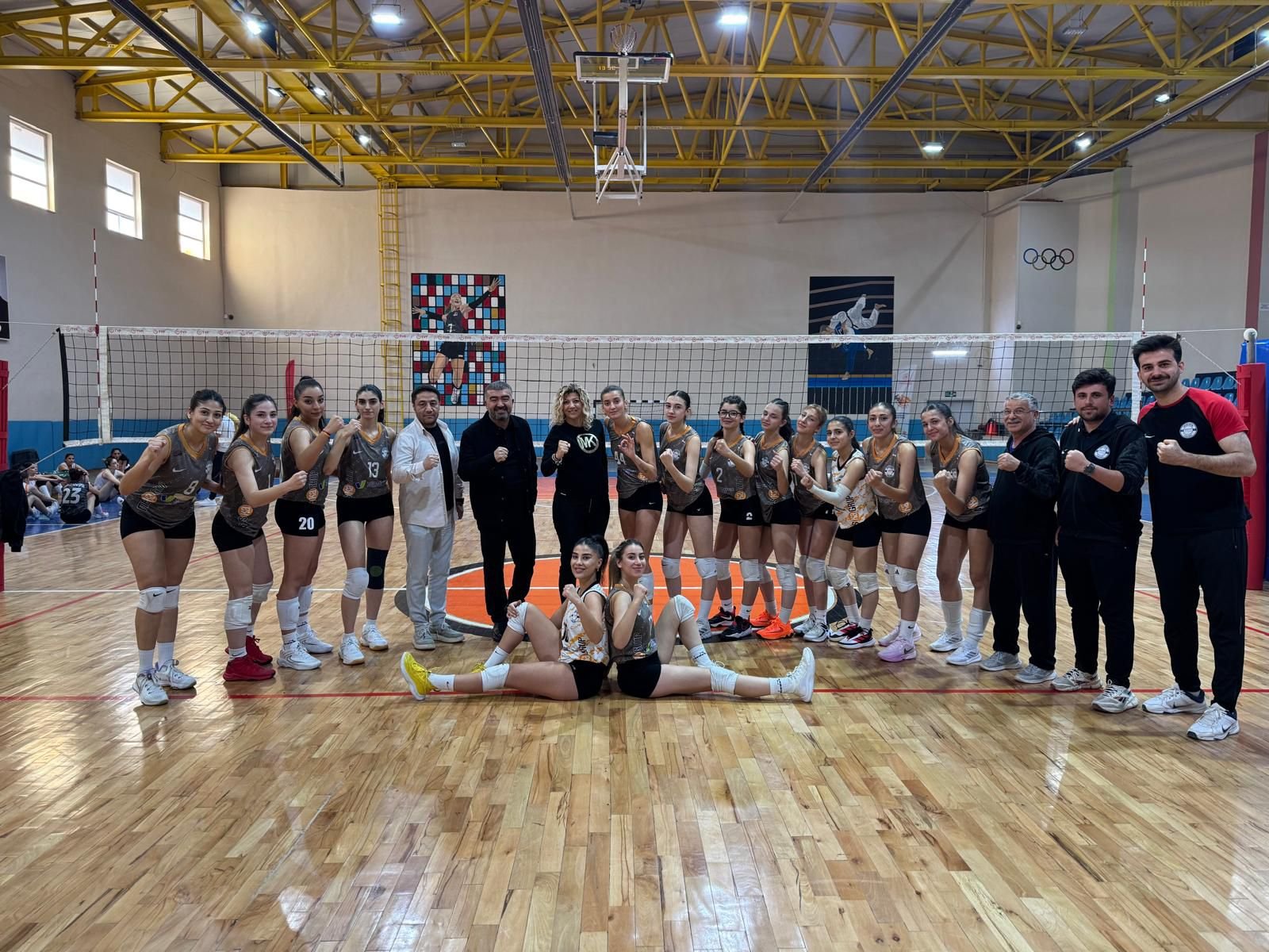 Nicer Hotel Voleybol Takımı 4/4’lük... Galibiyet Serisi  Sürüyor 7