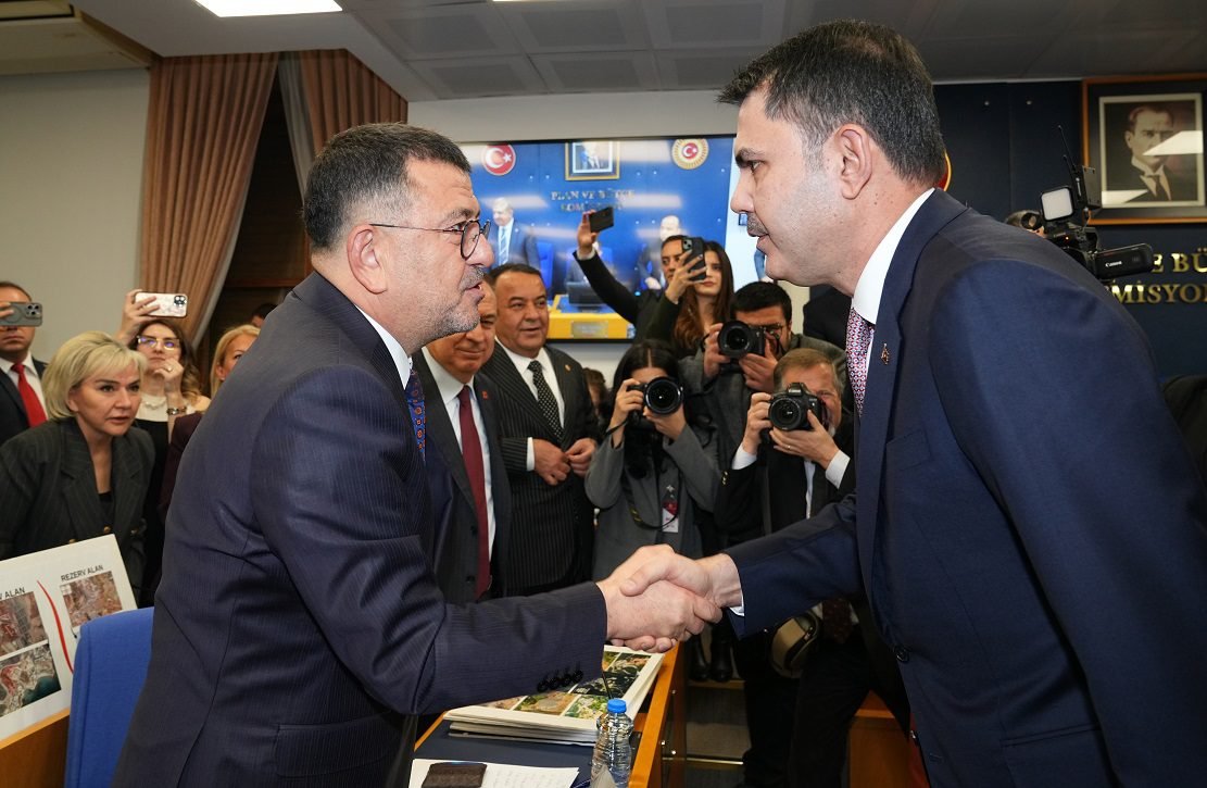 Ali Aladağ…: Malaya Olay Haber…:
Çevre, Şehircilik ve İklim Değişikliği Bakanı