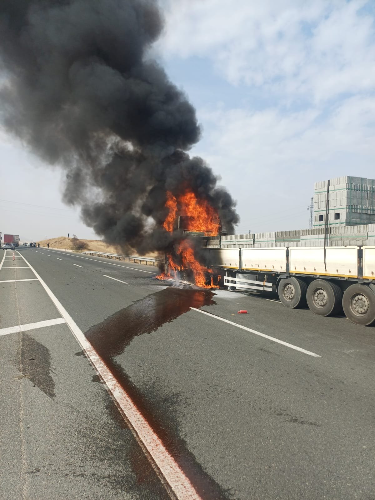 Ali Aladağ…: Malaya Olay Haber…:
Son dakika...Sıcak haber…Malatya-Elazığ kara yolunda Kale