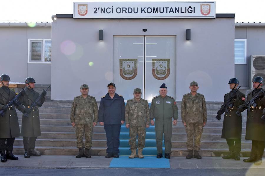 Ali Aladağ…:Malatya Olay Haber…:
Genelkurmay Başkanı Orgeneral Selçuk Bayraktaroğlu'nun 2’nci Ordu