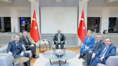 Ali Aladağ…:Malatya Olay Haber…:
Günün öne çıkan siyaset haberi...AK Parti Milletvekilleri