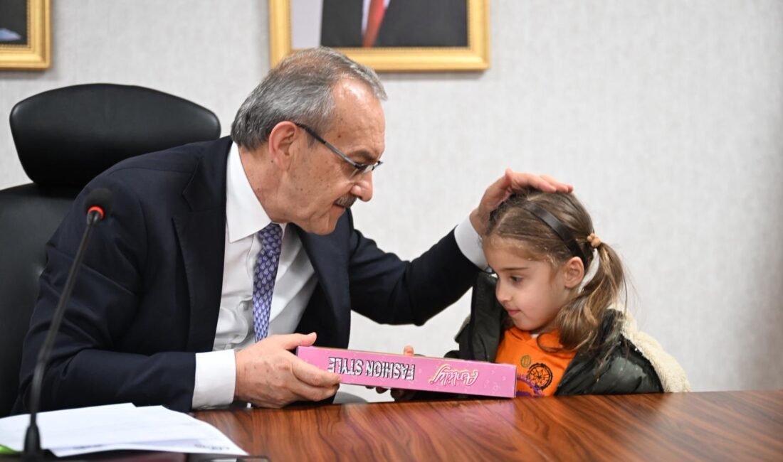 Ali Aladağ…:Malatya Olay Haber…:
Malatya Valisi Seddar Yavuz, “Halk Günü”nde vatandaşları