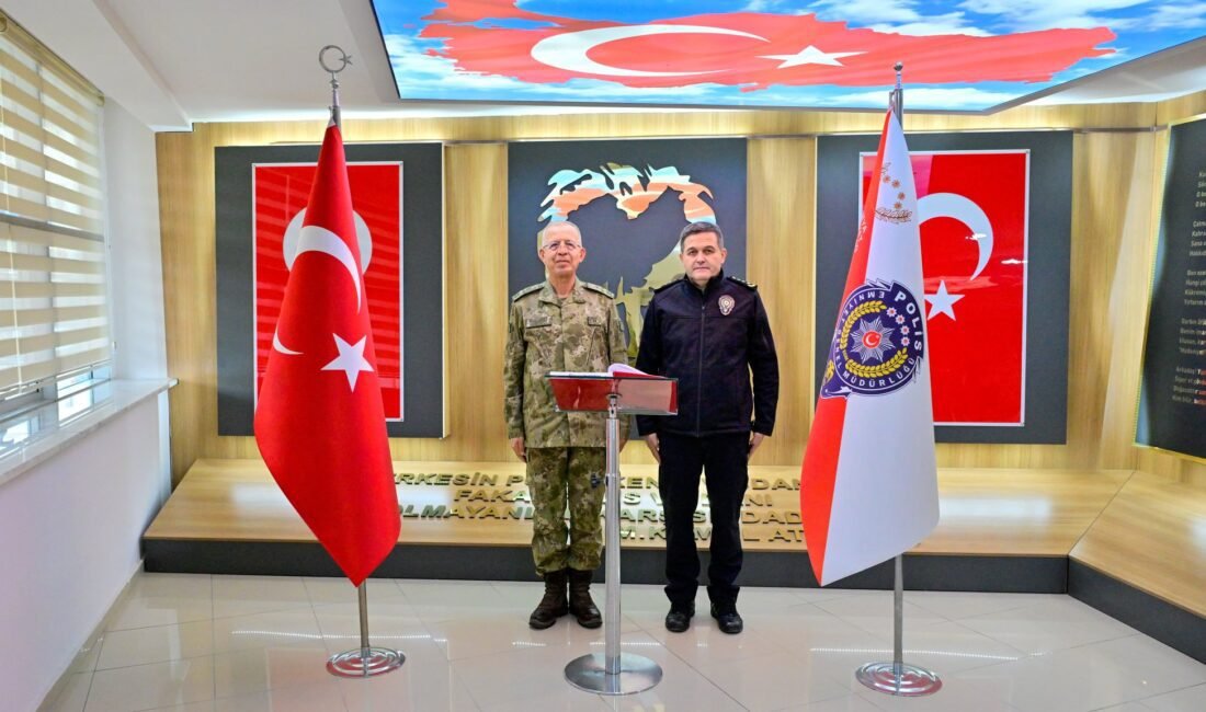 Uğur Hanbey Aladağ…:Malatya Olay Haber…:
Sıcak haber…2.Ordu Komutanı Korgeneral Zorlu Topaloğlu;