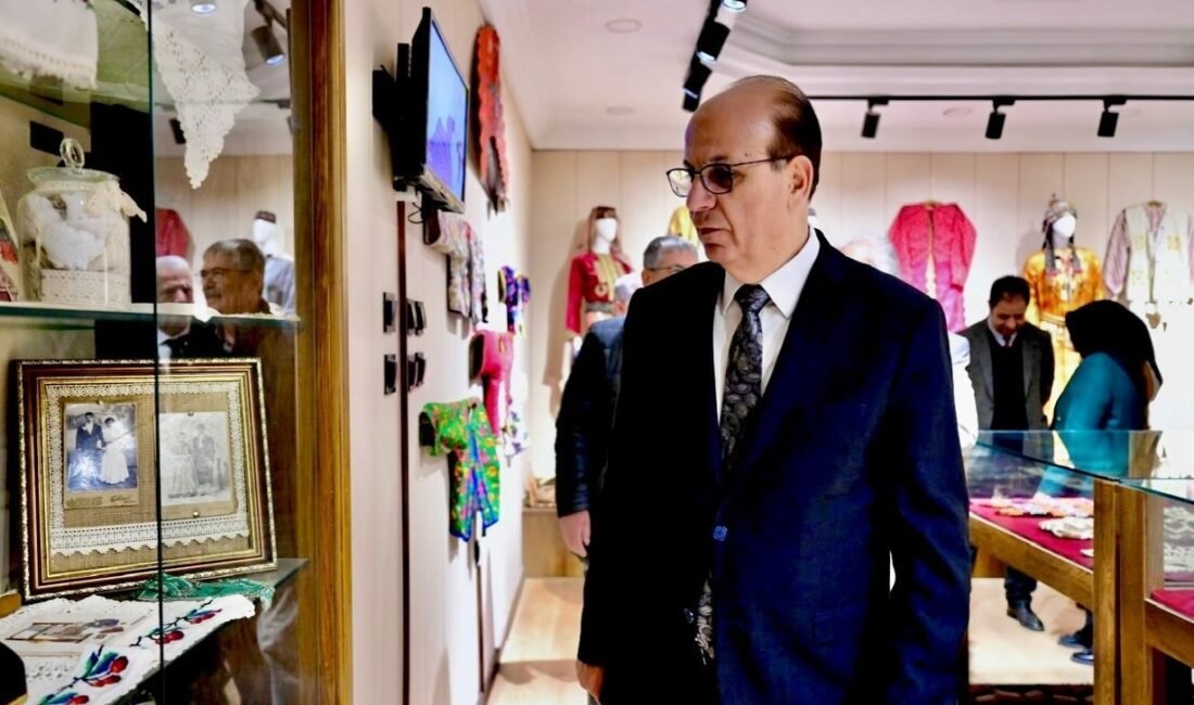 Ali Aladağ…:Malatya Olay Haber…:
Yeşilyurt Belediye Başkanı Prof. Dr. İlhan Geçit,