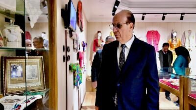 Ali Aladağ…:Malatya Olay Haber…:
Yeşilyurt Belediye Başkanı Prof. Dr. İlhan Geçit,