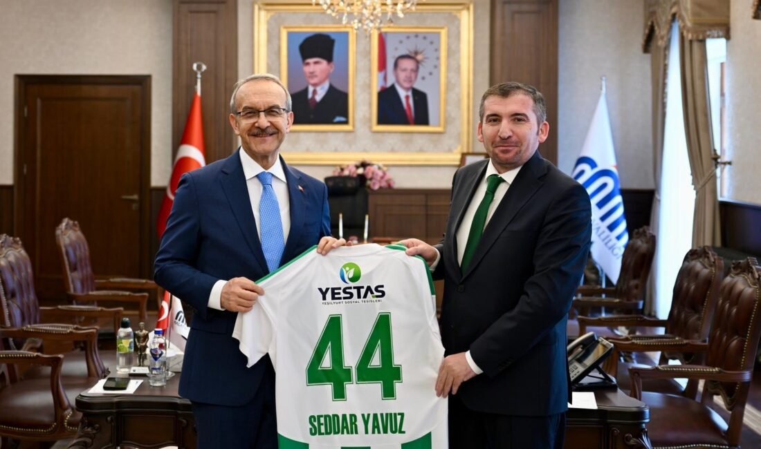 Mehmet Şahin...:Malatya Olay Haber...:
Malatya Yeşilyurtspor'un yeni başkanı Ramazan Ayhan ve