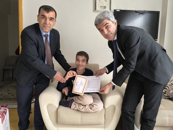 Ali Aladağ…:Malatya Olay Haber…:
Bugün günlerde karne…Sevinç ve hüzün iç içe…Malatya