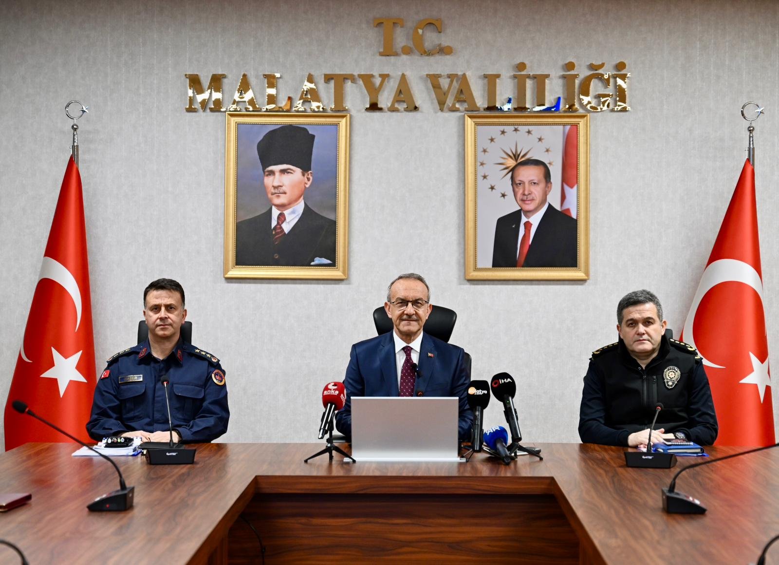 Vali Seddar Yavuz Malatyalılara Seslendi-Tıkla İzle- 2 Vali Seddar Yavuz Malatyalılara Seslendi-Tıkla İzle- 1