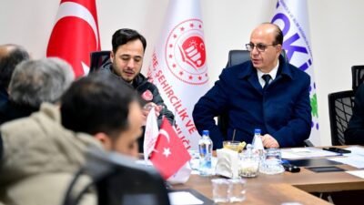 Ali Aladağ…:Malatya Olay Haber…:
Yeşilyurt Belediye Başkanı Prof. Dr. İlhan Geçit,